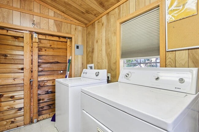 Building Photo - 101 Blue Ridge Trl #C C