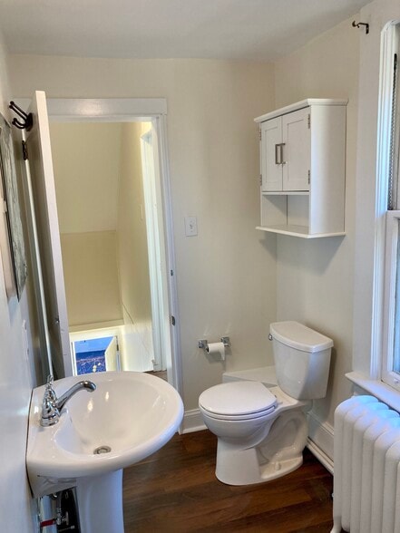 Building Photo - 502 Bell Rd