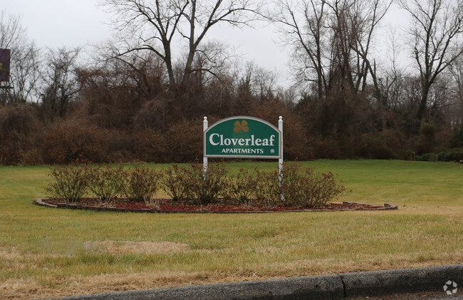 Building Photo - Cloverleaf Apartments