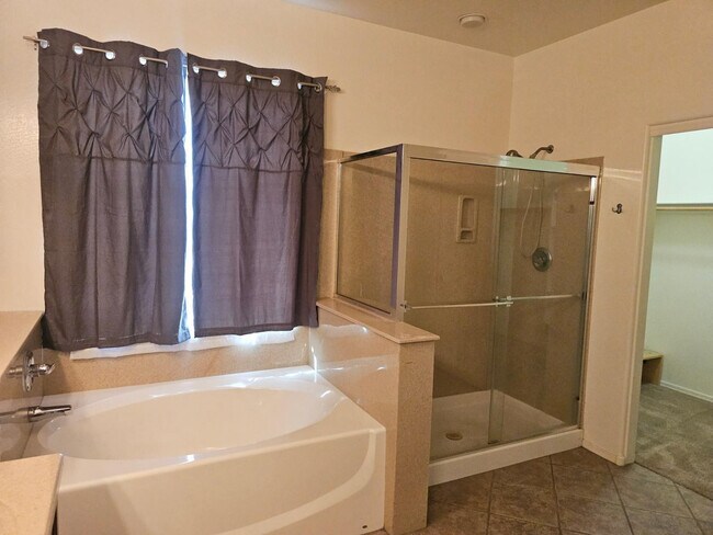 Building Photo - 18515 W Caribbean Ln