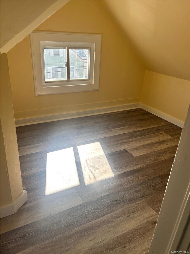 Building Photo - 148 Clinton St