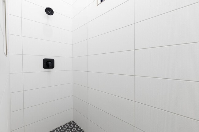 Building Photo - Gorgeous single story with RV Garage in Majestic Fields