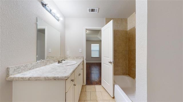 Building Photo - 2104 Daniel St