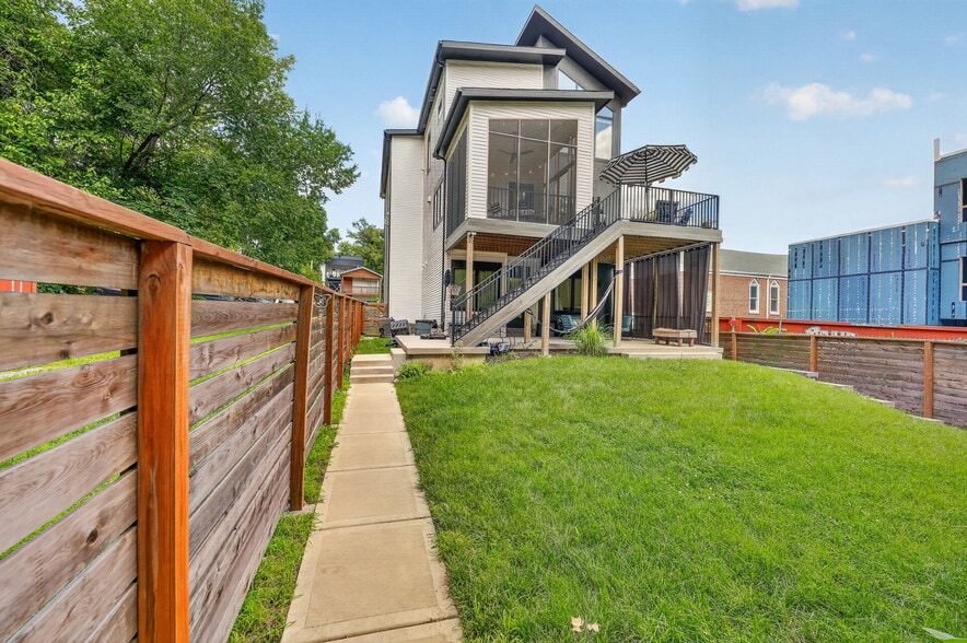 Building Photo - 1742 Belleview Ave