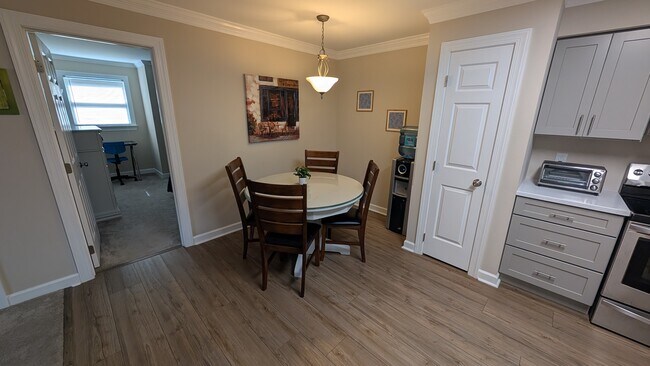 Building Photo - 3523 Ivy Commons Dr