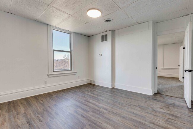 Building Photo - 238 Hazelwood Ave