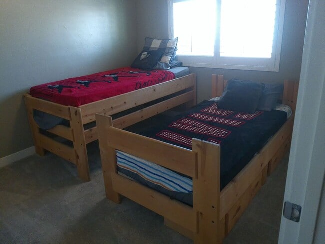 Building Photo - Spacious 4 bedroom 2 bath Double wide Available short term or long term