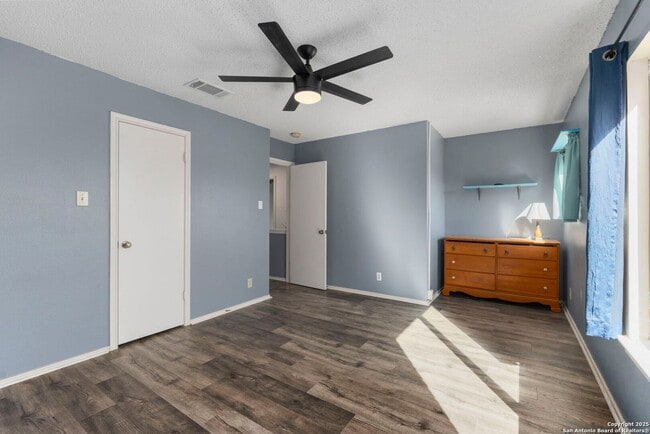 Building Photo - Well-Maintained 3-Bedroom Home – Ideal for Students & Professionals!