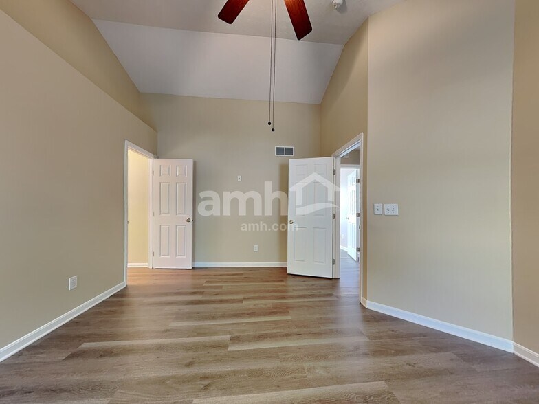 Building Photo - 1004 Wild Flower Ln