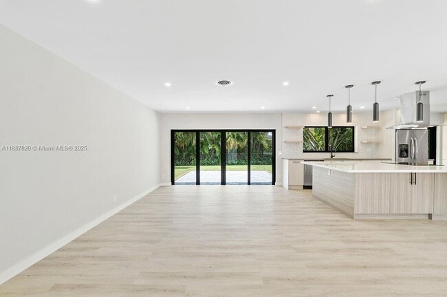 Building Photo - 10460 SW 93rd St