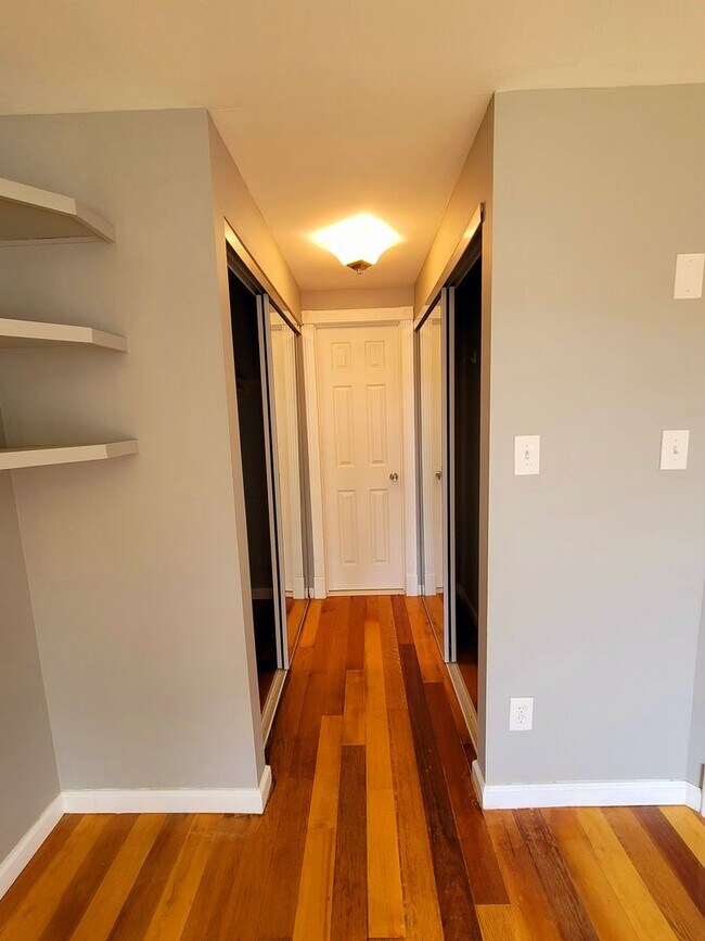 Building Photo - Lovely 2Bd/1.5Bth TH in Gaithersburg Montg...