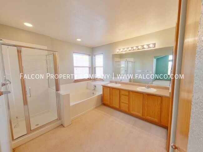 Building Photo - 4883 Jedediah Smith Rd