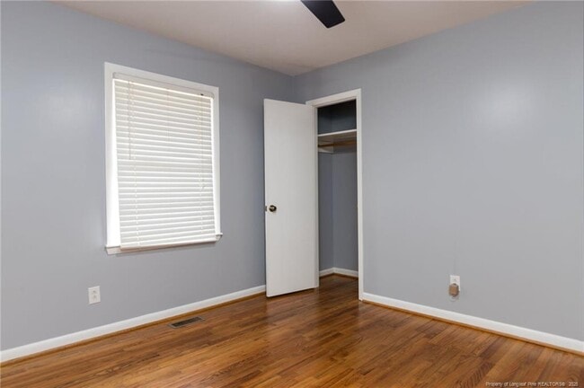 Building Photo - 3858 Red Oak Dr