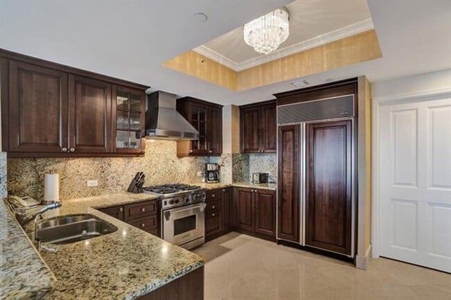 Building Photo - 17875 Collins Ave