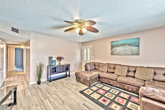 Building Photo - 5243 Orinda Ave