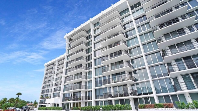 Building Photo - 4750 S Ocean Blvd