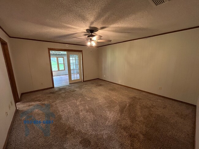 Building Photo - 104 Pinewood Ct