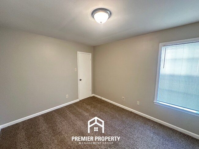 Building Photo - 4579 Blue Willow Rd