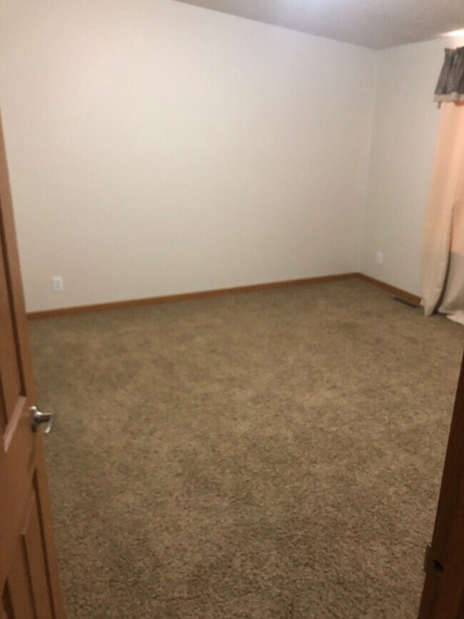 Building Photo - Great single family home for RENT in Belfield