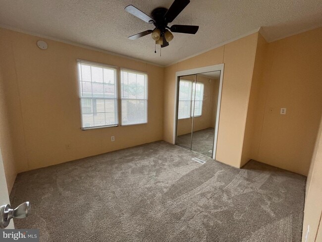 Building Photo - 218 Bronco Way