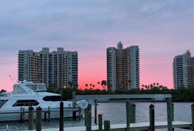 Building Photo - 160 Marina Del Rey Ct