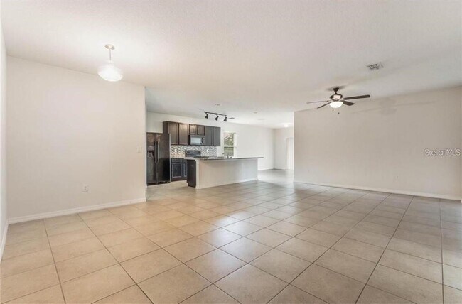 Building Photo - 3059 Sangria St