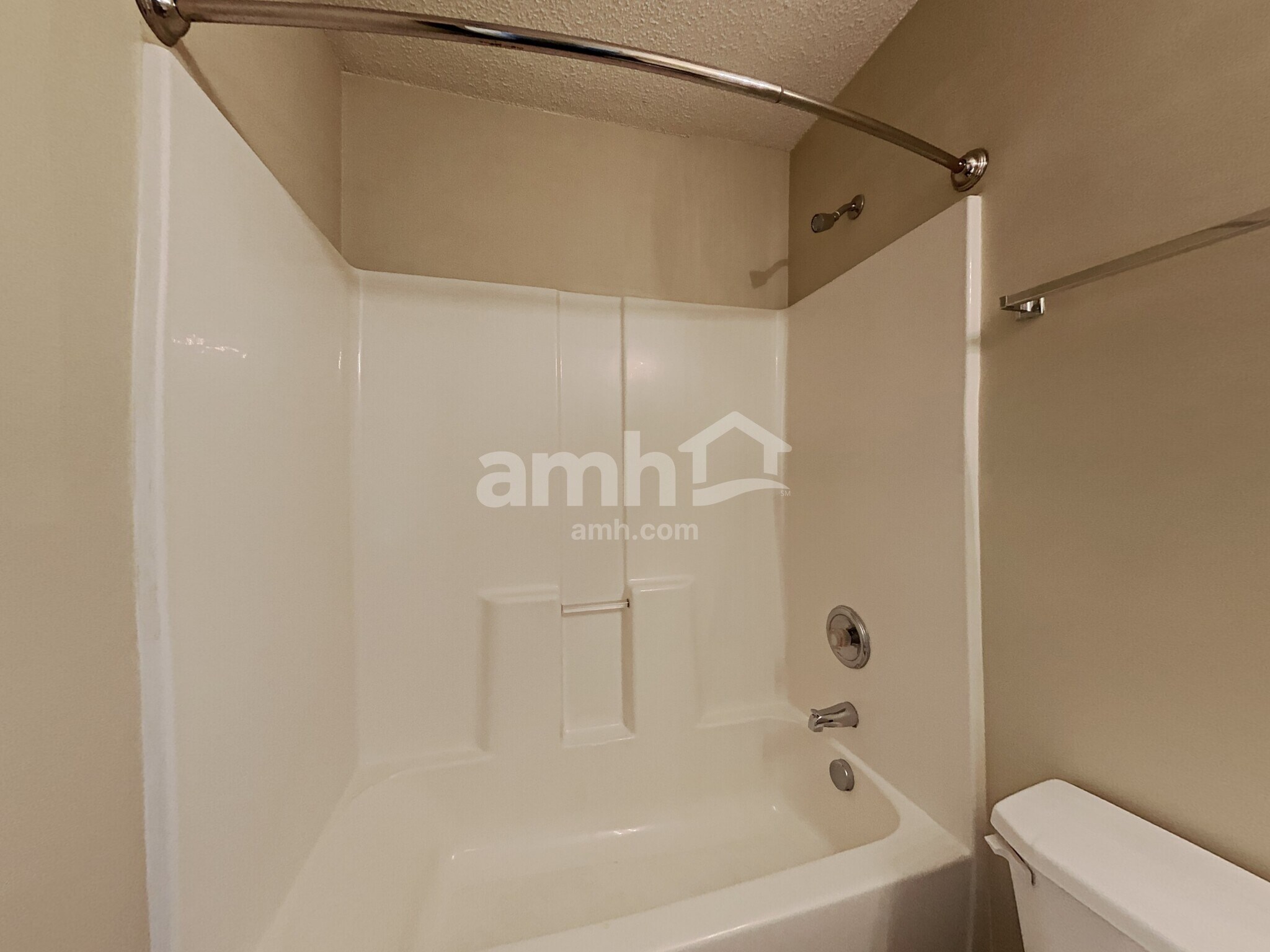 Building Photo - 2208 Thorn Crest Dr