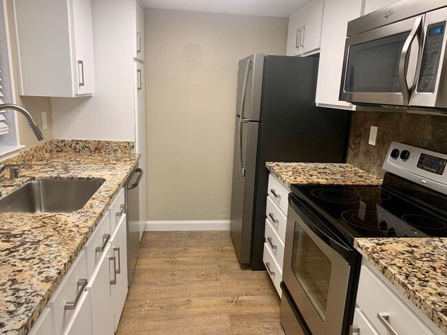 Building Photo - 5412 Makati Cir