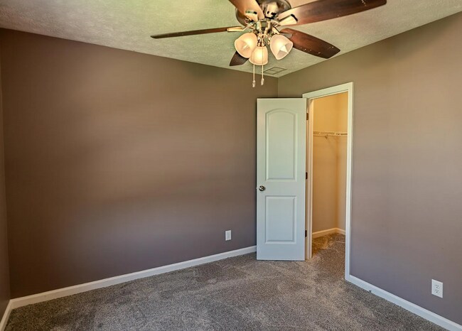 Building Photo - 2403 Cushing Dr