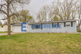 Building Photo - 217 N Needles Dr