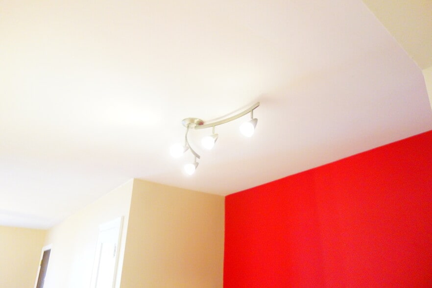 Building Photo - 8408 Greenwood Ave