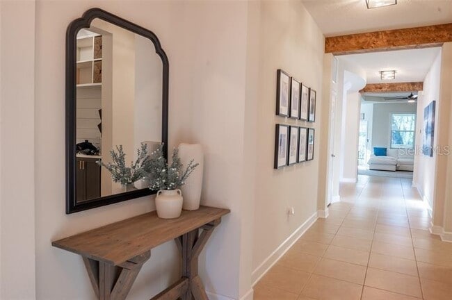 Building Photo - 10405 Waterstone Dr