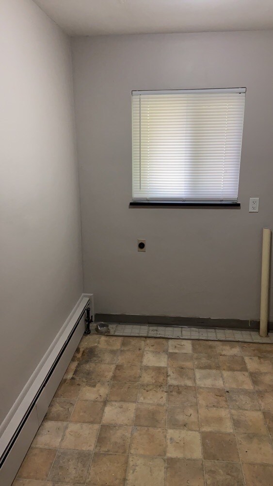 Building Photo - 536 S Main St