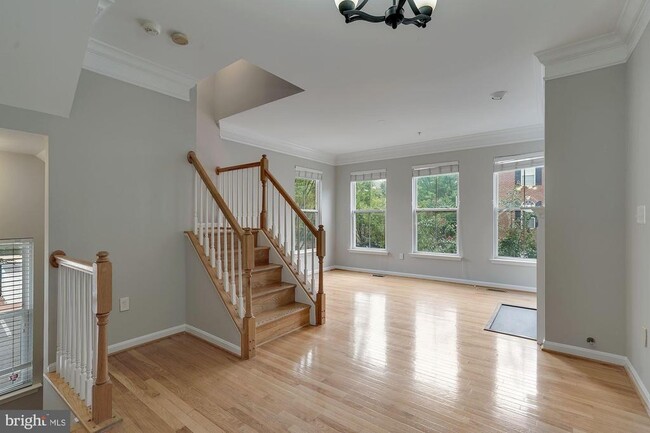 Building Photo - 211 Medlock Ln