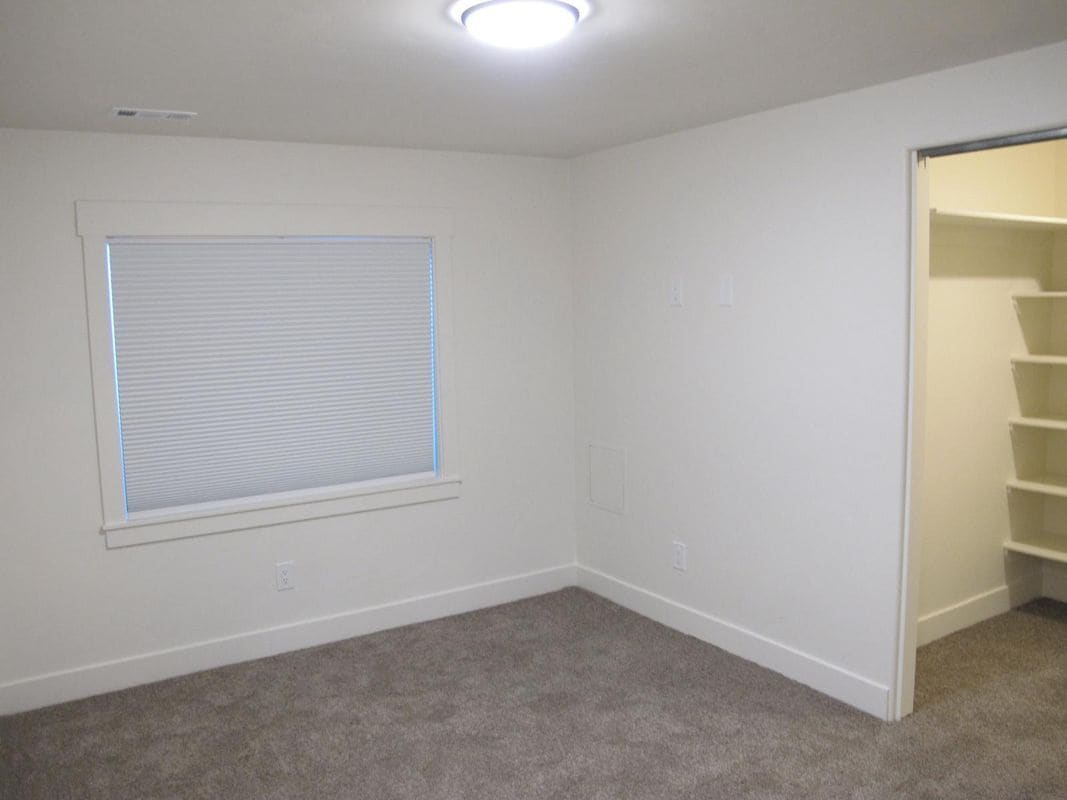 Building Photo - 2037 Bridle Cir