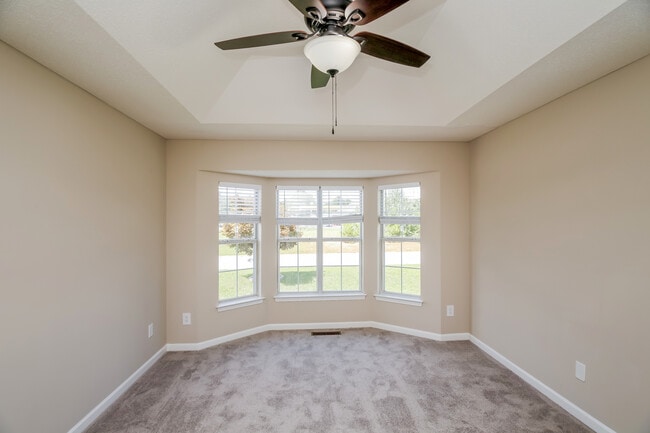 Building Photo - 37 Ridgefield Dr