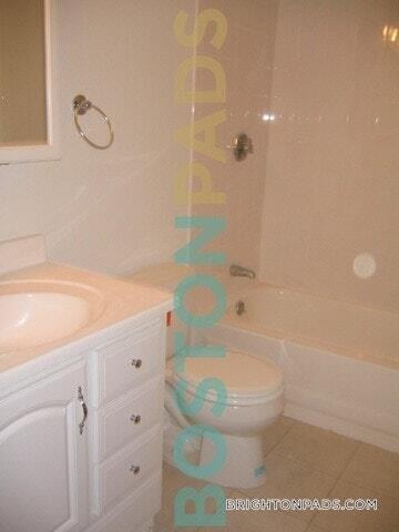 Building Photo - 95 Kilsyth Rd