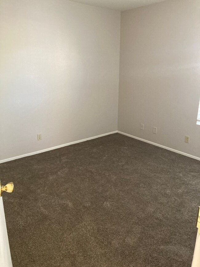 Building Photo - 3 bedroom condo in Village of Oak Creek