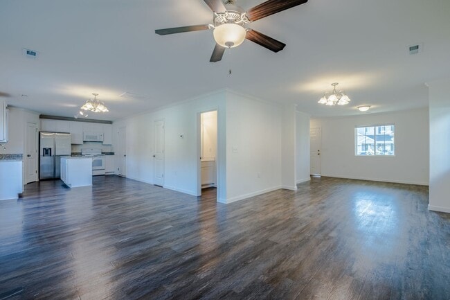 Building Photo - Like new construction 2 story home 4 bedro...