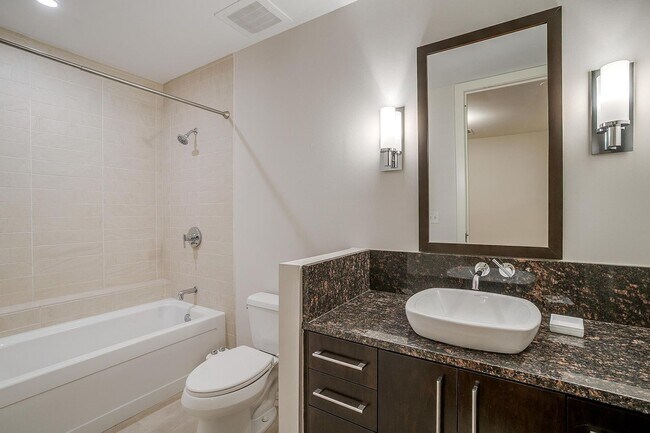 Building Photo - Come Live in Historic Montgomery Plaza- East Tower- 2 bed, 2 bath- 76107