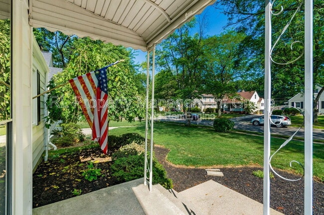 Building Photo - 459 Blenheim Rd