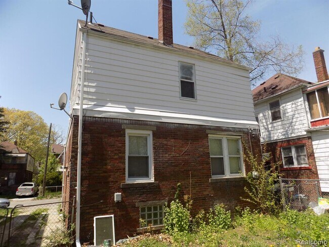 Building Photo - 16558 Cheyenne St