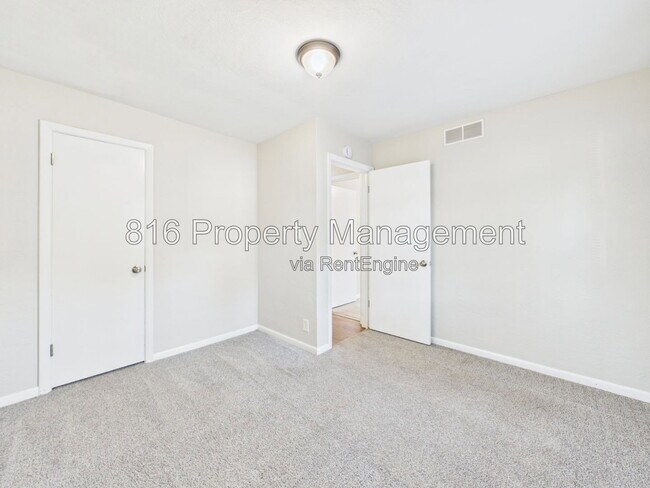 Building Photo - 8250 Webster Ave