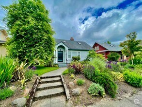 Building Photo - Well Maintained- 3 bed 2 bath Home - Piedm...