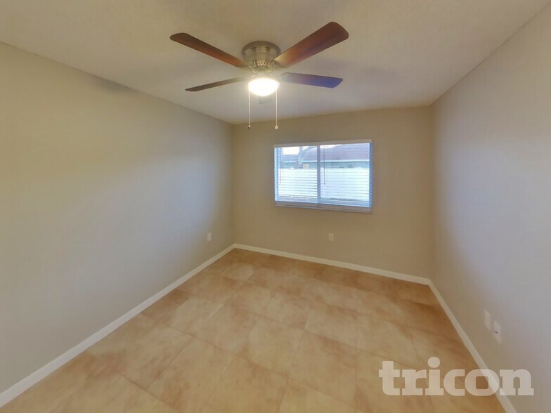 Building Photo - 8421 Bay Dr