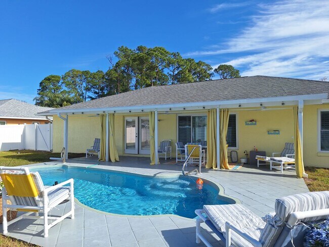 Building Photo - 3 BEDROOM POOL HOME OASIS IN FLORIDA SHORES EDGEWATER