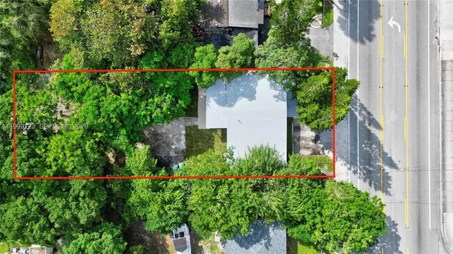 Building Photo - 2736 NW 21st Ave