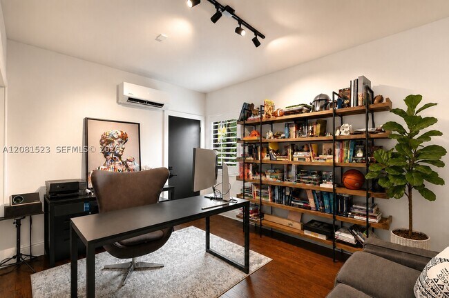 Building Photo - 2601 SW 143rd Pl