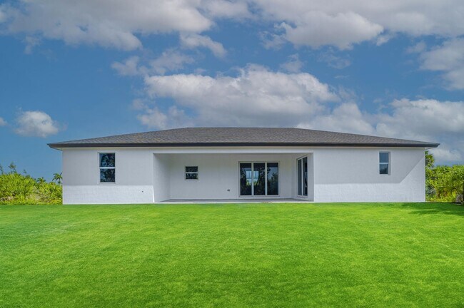 Building Photo - 15245 Brainbridge Cir