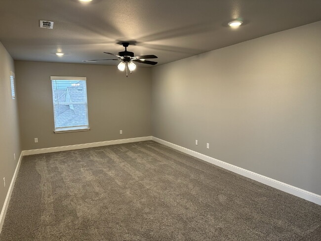 Building Photo - 2040 Tallgrass Ter